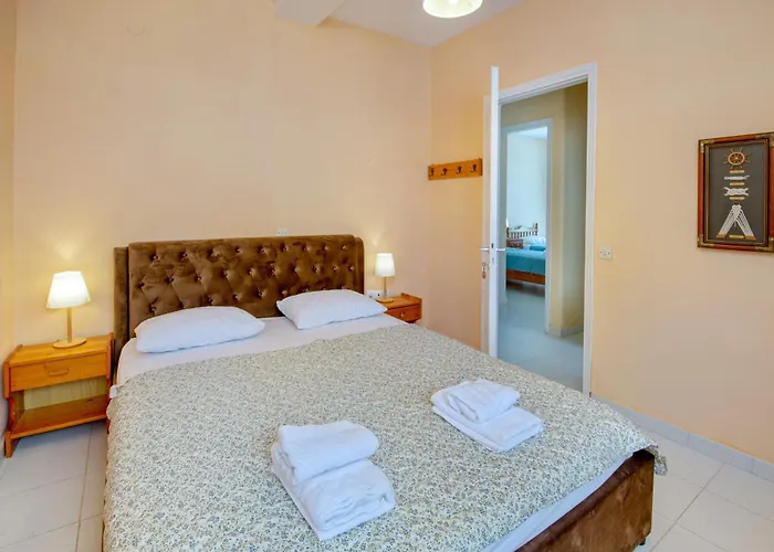 Alex Seaview Tatil Evi Gaios